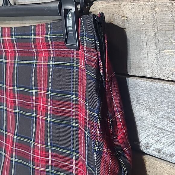 Lands End Skort School Uniform chino above the knee red gray Plaid Women Size 8 - Picture 4 of 9